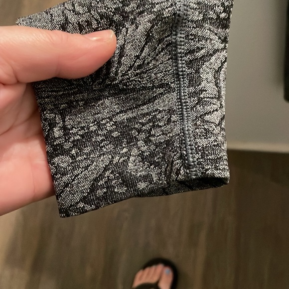 Iamfirstphorm women’s leggings grey multi color design size XS/S - Picture 8 of 10